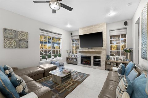 House in Windermere, Florida 5 bedrooms, 327.02 sq.m. № 1557309 - photo 17