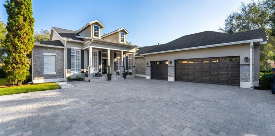 House in Windermere, Florida 5 bedrooms, 327.02 sq.m. № 1557309