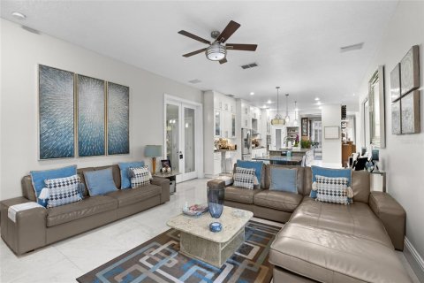 House in Windermere, Florida 5 bedrooms, 327.02 sq.m. № 1557309 - photo 18