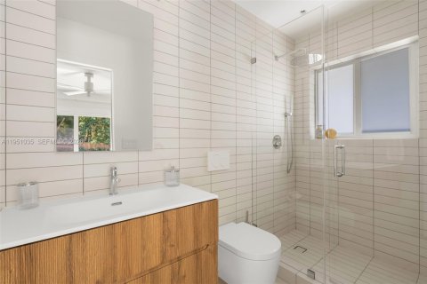 Casa en venta en Miami, Florida, 3 dormitorios, 145.02 m2 № 2007809 - foto 15