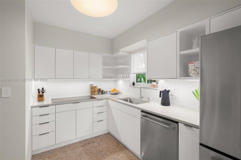 Casa en venta en Miami, Florida, 3 dormitorios, 145.02 m2 № 2007809 - foto 9