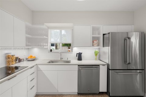 Casa en venta en Miami, Florida, 3 dormitorios, 145.02 m2 № 2007809 - foto 10