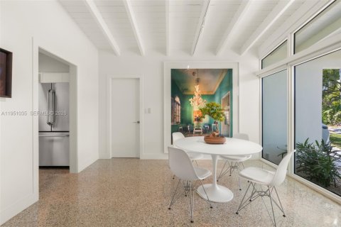 Casa en venta en Miami, Florida, 3 dormitorios, 145.02 m2 № 2007809 - foto 8