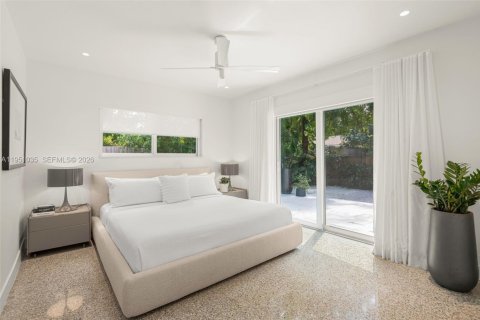 Casa en venta en Miami, Florida, 3 dormitorios, 145.02 m2 № 2007809 - foto 13