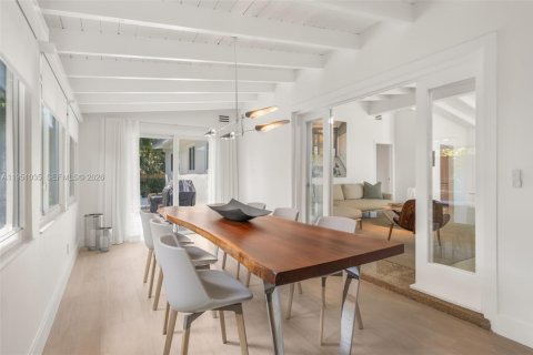 Casa en venta en Miami, Florida, 3 dormitorios, 145.02 m2 № 2007809 - foto 12