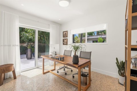 Casa en venta en Miami, Florida, 3 dormitorios, 145.02 m2 № 2007809 - foto 18