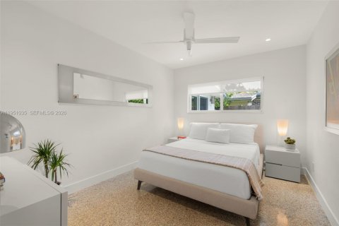 Casa en venta en Miami, Florida, 3 dormitorios, 145.02 m2 № 2007809 - foto 16