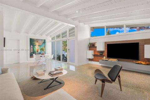 Casa en venta en Miami, Florida, 3 dormitorios, 145.02 m2 № 2007809 - foto 5