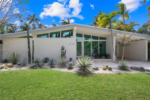 Casa en Miami, Florida 3 dormitorios, 145.02 m2 № 2007809