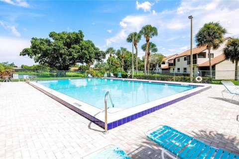 Townhouse in Boynton Beach, Florida 3 bedrooms, 101.82 sq.m. № 670801 - photo 1