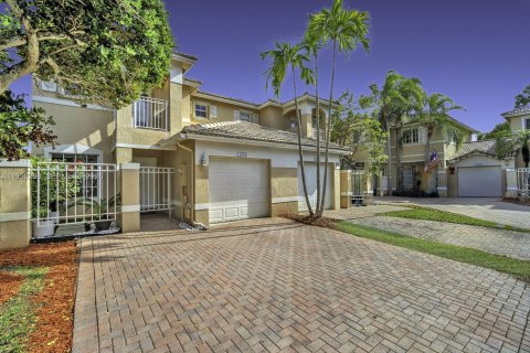 Touwnhouse à vendre à Pembroke Pines, Floride: 3 chambres, 127.09 m2 № 1997919 - photo 3