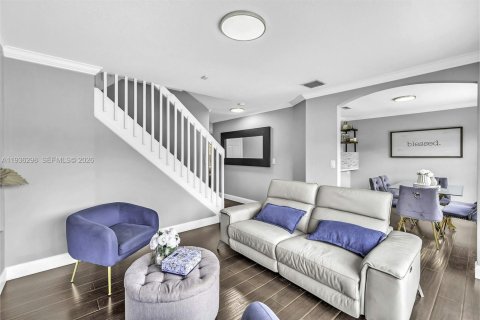 Touwnhouse à vendre à Pembroke Pines, Floride: 3 chambres, 127.09 m2 № 1997919 - photo 17