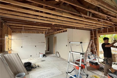 Casa en venta en Miami, Florida, 4 dormitorios, 150.32 m2 № 1882428 - foto 4