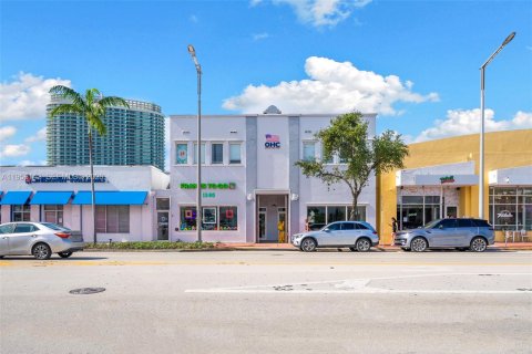 Commercial property in Miami Beach, Florida № 2009975 - photo 3