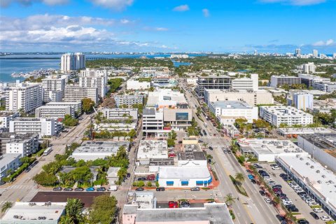 Commercial property in Miami Beach, Florida № 2009975 - photo 13