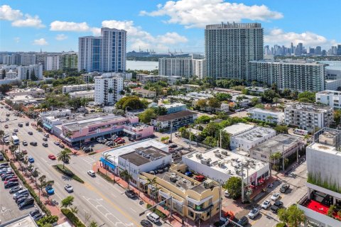 Commercial property in Miami Beach, Florida № 2009975 - photo 17