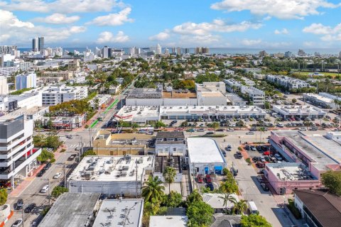 Commercial property in Miami Beach, Florida № 2009975 - photo 19