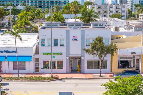 Commercial property in Miami Beach, Florida № 2009975
