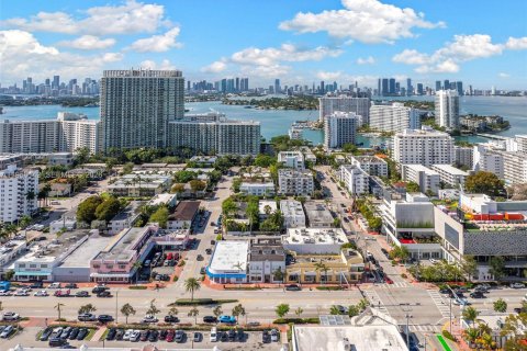 Commercial property in Miami Beach, Florida № 2009975 - photo 11