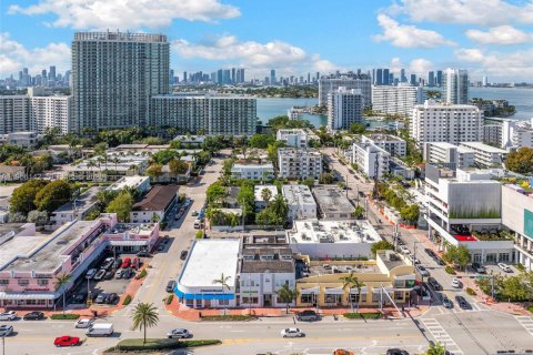 Commercial property in Miami Beach, Florida № 2009975 - photo 18