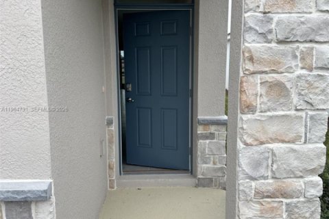 Casa en alquiler en Ocala, Florida, 3 dormitorios, 139.73 m2 № 2026321 - foto 2