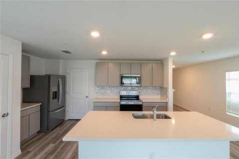 Casa en alquiler en Zephyrhills, Florida, 4 dormitorios, 214.14 m2 № 2207973 - foto 24