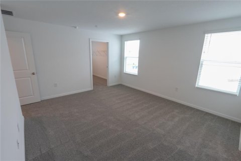 Casa en alquiler en Zephyrhills, Florida, 4 dormitorios, 214.14 m2 № 2207973 - foto 4