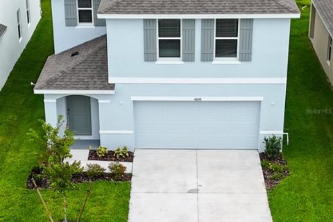House in Zephyrhills, Florida 4 bedrooms, 214.14 sq.m. № 2207973