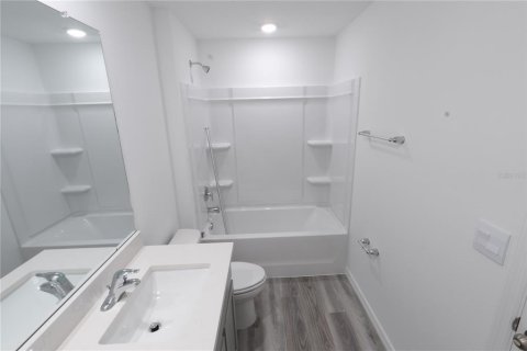 Casa en alquiler en Zephyrhills, Florida, 4 dormitorios, 214.14 m2 № 2207973 - foto 10