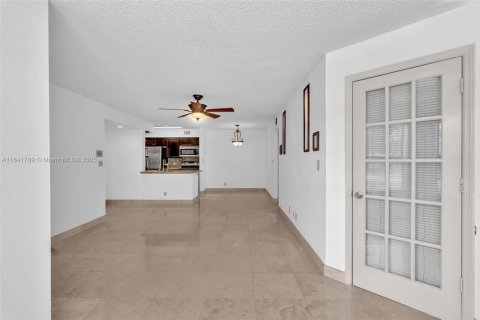 Condo in Davie, Florida, 1 bedroom  № 1938812 - photo 18
