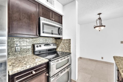 Copropriété à vendre à Davie, Floride: 1 chambre, 74.79 m2 № 1938812 - photo 12