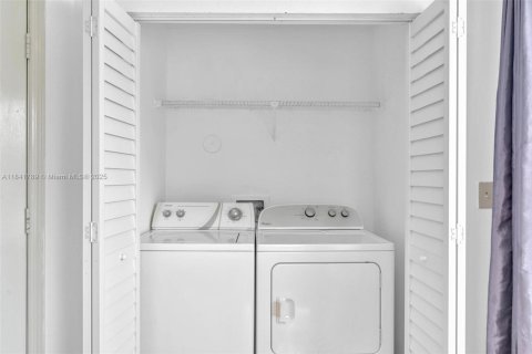 Condominio en venta en Davie, Florida, 1 dormitorio, 74.79 m2 № 1938812 - foto 16