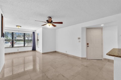 Condo in Davie, Florida, 1 bedroom  № 1938812 - photo 5