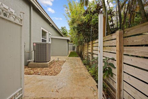 House in Homestead, Florida 4 bedrooms, 258.36 sq.m. № 1227718 - photo 1