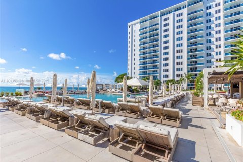 Condominio en alquiler en Miami Beach, Florida, 1 dormitorio, 83.61 m2 № 1953606 - foto 18