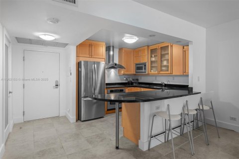 Condominio en alquiler en Miami Beach, Florida, 1 dormitorio, 83.61 m2 № 1953606 - foto 4