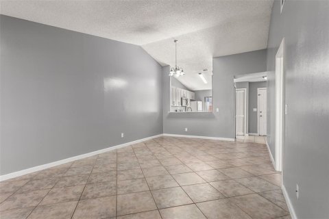 Casa en venta en Kissimmee, Florida, 3 dormitorios, 99.41 m2 № 2314200 - foto 5
