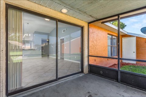 Casa en venta en Kissimmee, Florida, 3 dormitorios, 99.41 m2 № 2314200 - foto 18