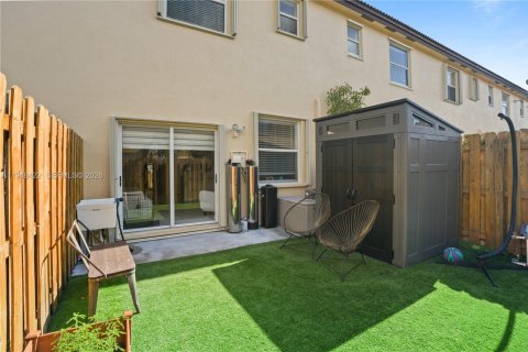 Townhouse in Cutler Bay, Florida 2 bedrooms, 135.45 sq.m. № 2004485 - photo 24