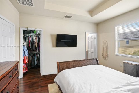 Townhouse in Cutler Bay, Florida 2 bedrooms, 135.45 sq.m. № 2004485 - photo 12