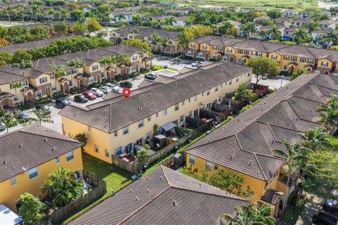 Townhouse in Cutler Bay, Florida 2 bedrooms, 135.45 sq.m. № 2004485 - photo 29