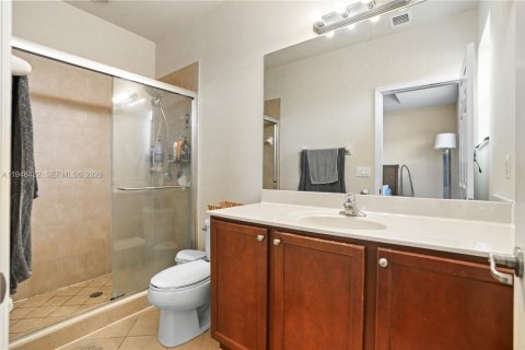 Townhouse in Cutler Bay, Florida 2 bedrooms, 135.45 sq.m. № 2004485 - photo 14