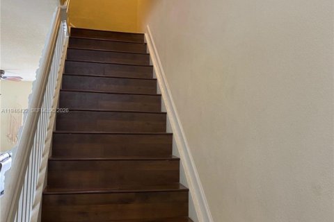 Townhouse in Cutler Bay, Florida 2 bedrooms, 135.45 sq.m. № 2004485 - photo 9