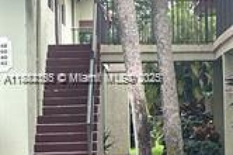 Copropriété à louer à Coral Springs, Floride: 2 chambres, 80.82 m2 № 1929403 - photo 1
