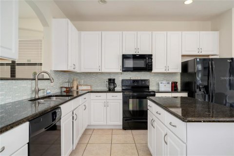 House in Kissimmee, Florida 6 bedrooms, 267 sq.m. № 1562797 - photo 3