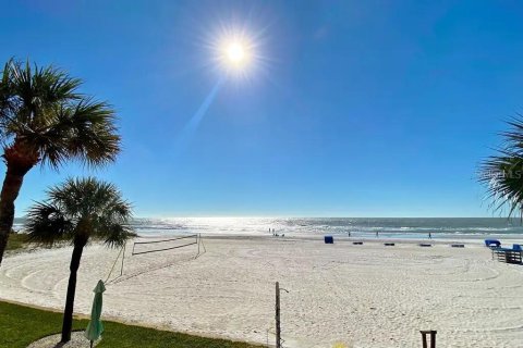 Condo à Indian Shores, Floride, 3 chambres  № 2405418