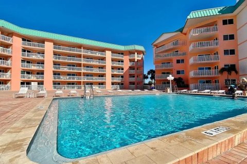 Copropriété à vendre à Indian Shores, Floride: 3 chambres, 133.31 m2 № 2405418 - photo 12