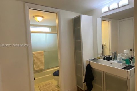 Снять в аренду кондоминиум в Майами, Флорида 2 спальни, 100.43м2, № 2085060 - фото 10