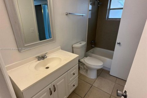 Copropriété à vendre à Miami, Floride: 1 chambre, 78.04 m2 № 1934430 - photo 10