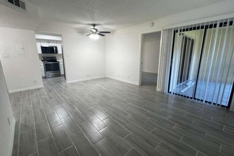 Apartment in Port Charlotte, Florida 2 bedrooms, 77.85 sq.m. № 2108457 - photo 6